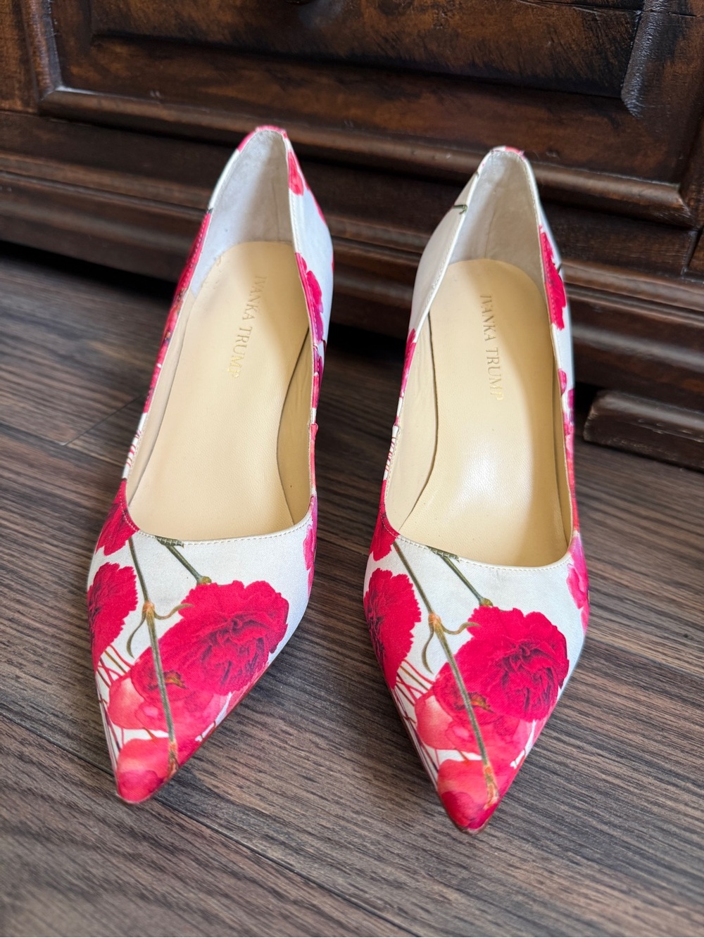 NEW Ivanka Trump Women's Floral Pointed-Toe Heels in Pink